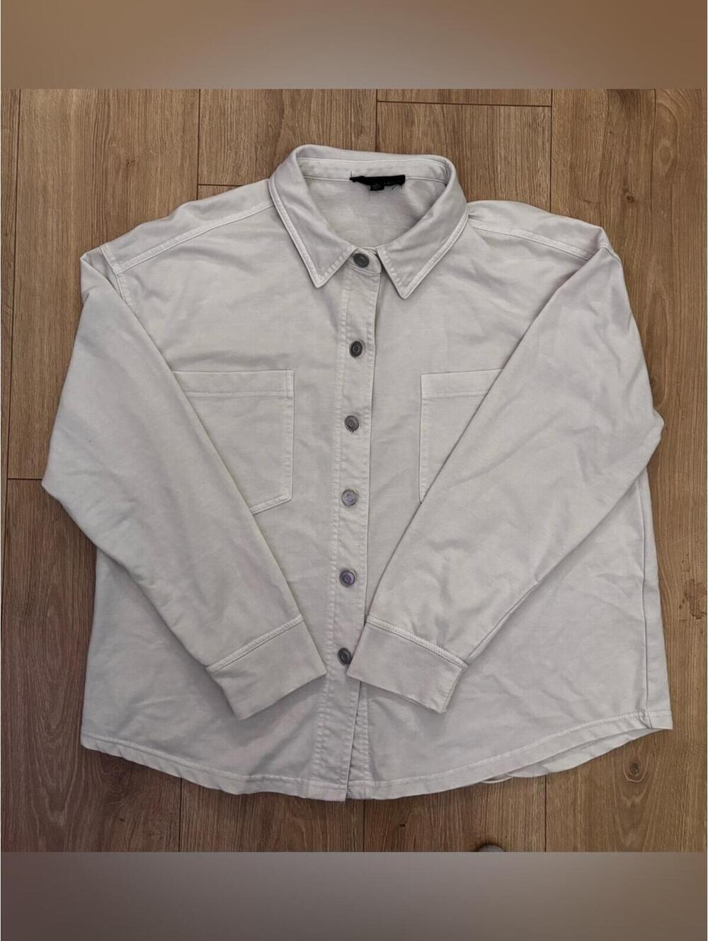 Jane and Delancey Light Gray Button/ Cream Down Shirt